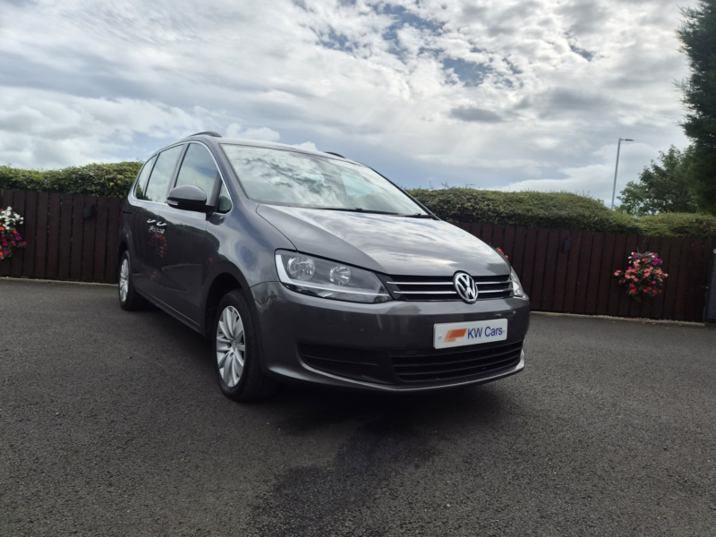 2015 Volkswagen Sharan 2.0 Tdi Bluemotion Tech Se in Grey — image 1