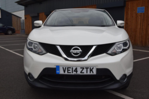 2014 Nissan Qashqai 1.2 Dig-T Acenta 2WD Euro 5 (s/s) 5dr in White — image 2