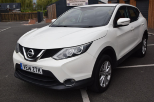 2014 Nissan Qashqai 1.2 Dig-T Acenta 2WD Euro 5 (s/s) 5dr in White — image 3