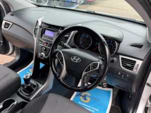 2015 Hyundai I30 1.6 Crdi Blue Drive Se Euro 6 (s/s) 5dr in Silver — image 3