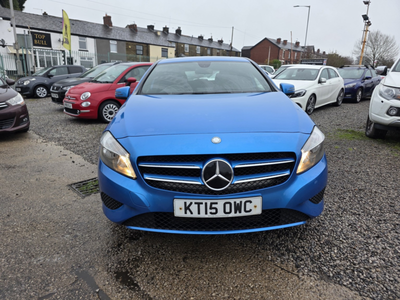 2015 Mercedes-Benz A Class 1.5 A180 Cdi Se in Blue — image 1