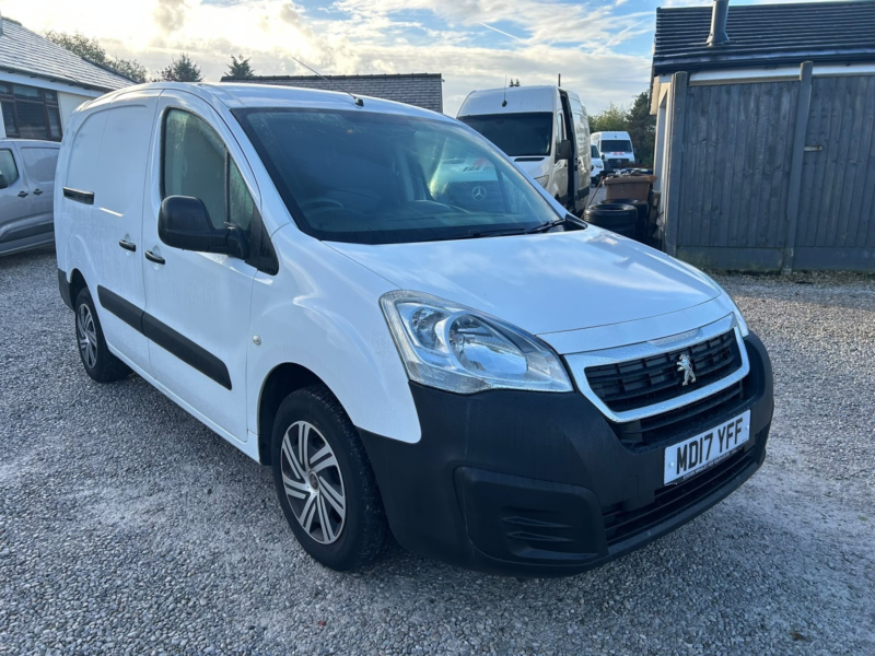 2017 Peugeot Partner 1.6 Bluehdi 756 S in White — image 1