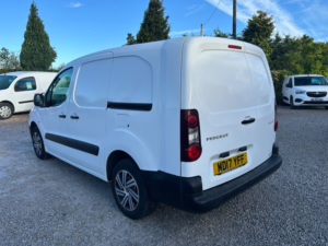 2017 Peugeot Partner 1.6 Bluehdi 756 S in White — image 6