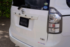2012 Toyota Voxy X L Edition 5dr 8 Seats in White — image 5