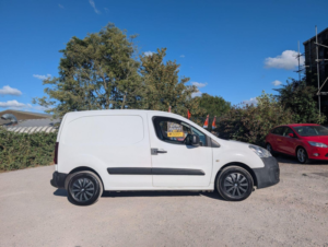 2016 Citroen Berlingo 1.6 Hdi 625 Enterprise L1 5dr in White — image 2