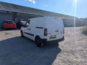 2016 Citroen Berlingo 1.6 Hdi 625 Enterprise L1 5dr in White — image 5