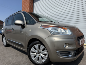 2012 Citroen C3 Picasso 1.6 Hdi Exclusive in Beige — image 2