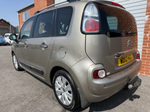 2012 Citroen C3 Picasso 1.6 Hdi Exclusive in Beige — image 6