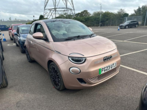 2023 Fiat 500e 42kwh La Prima Hatchback 3dr Electric Auto (118 Ps) in Gold — image 2