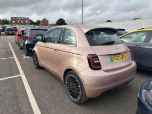 2023 Fiat 500e 42kwh La Prima Hatchback 3dr Electric Auto (118 Ps) in Gold — image 4