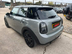 2015 MINI Hatch 1.5 5-Door Hatch Cooper in Grey — image 3