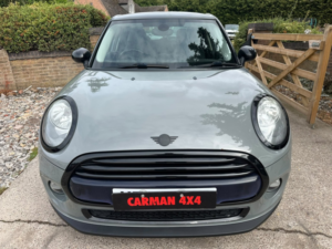 2015 MINI Hatch 1.5 5-Door Hatch Cooper in Grey — image 4