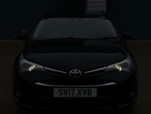 2017 Toyota Avensis 1.8 V-Matic Business Edition Euro 6 4dr in Black — image 2