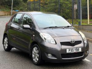 2011 Toyota Yaris 1.33 Dual Vvt-I T Spirit Hatchback 5dr Petrol Manual Euro 5 (s/s) (101 Ps) in Grey — image 6