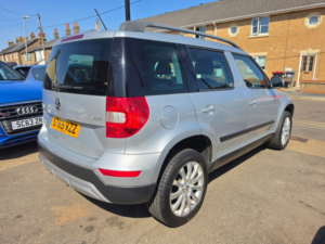 2016 Skoda Yeti 1.2 Tsi Se Outdoor 5dr Petrol Manual Euro 6 (s/s) (110 Ps) in Silver — image 4
