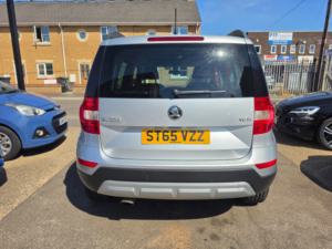 2016 Skoda Yeti 1.2 Tsi Se Outdoor 5dr Petrol Manual Euro 6 (s/s) (110 Ps) in Silver — image 5
