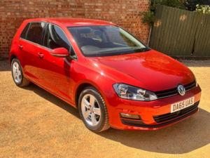 2015 Volkswagen Golf 1.6 Tdi Bluemotion Tech Match DSG Euro 5 (s/s) 5dr in Red — image 6