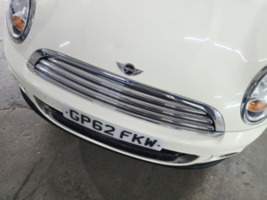 2012 MINI Hatch 1.6 One D Hatch in White — image 3