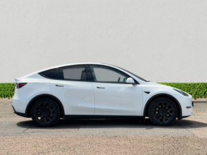 2022 Tesla Model Y (dual Motor) Long Range SUV 5dr Electric Auto 4wde (384 Bhp) in White — image 5