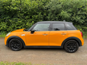 2016 MINI Hatch 2.0 Cooper S Auto Euro 6 (s/s) 5dr in Orange — image 3