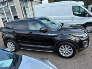 2017 Land Rover Range Rover Evoque 2.0 Td4 Se SUV 5dr Diesel Manual 4WD Euro 6 (s/s) (180 Ps) in Black — image 2