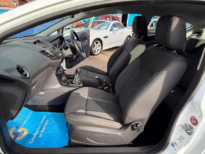 2015 Ford Fiesta 1.25 Zetec Euro 6 3dr in White — image 4