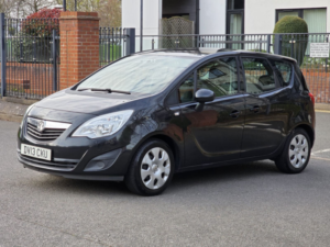 2013 Vauxhall Meriva 1.4 16v Exclusiv MPV 5dr Petrol Manual Euro 5 (100 Ps) in Black — image 3
