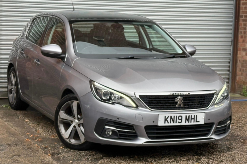 2019 Peugeot 308 1.2 Puretech Gpf Allure Euro 6 (s/s) 5dr in Grey — image 1