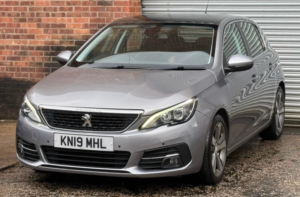 2019 Peugeot 308 1.2 Puretech Gpf Allure Euro 6 (s/s) 5dr in Grey — image 4