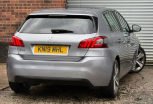 2019 Peugeot 308 1.2 Puretech Gpf Allure Euro 6 (s/s) 5dr in Grey — image 6