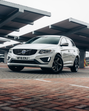 2016 Volvo Xc60 2.4 D5 R-Design Nav SUV 5dr Diesel Auto AWD Euro 6 (s/s) (220 Ps) in White — image 2
