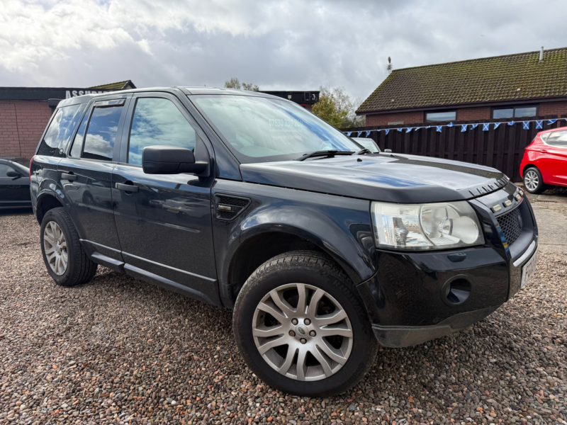 2012 Land Rover Freelander 2 2.2 Sd4 Xs SUV 5dr Diesel Commandshift 4WD Euro 5 (190 Ps) in Black — image 1