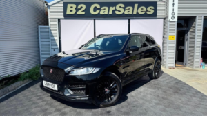 2018 Jaguar F-Pace 2.0 D180 R-Sport Auto AWD Euro 6 (s/s) 5dr in Black — image 5