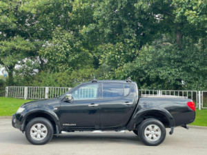 2014 Mitsubishi L200 2.5 Di-D Trojan 4WD Euro 5 4dr in Black — image 4