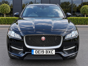 2019 Jaguar F-Pace 2.0 D180 R-Sport Auto AWD Euro 6 (s/s) 5dr in Black — image 2