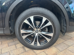 2015 Toyota Rav4 2.2 D-Cat Invincible SUV 5dr Diesel Auto 4WD Euro 5 (150 Ps) in Grey — image 3