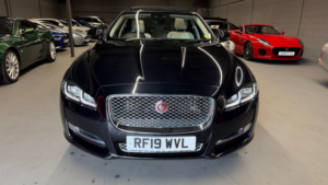 2019 Jaguar Xj 3.0 D V6 Portfolio in Black — image 2