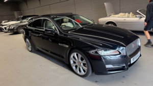 2019 Jaguar Xj 3.0 D V6 Portfolio in Black — image 3