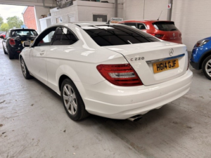 2014 Mercedes-Benz C Class 2.1 C220 Cdi Executive Se in White — image 3