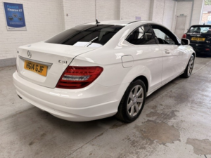 2014 Mercedes-Benz C Class 2.1 C220 Cdi Executive Se in White — image 4