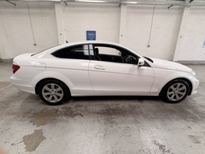 2014 Mercedes-Benz C Class 2.1 C220 Cdi Executive Se in White — image 6