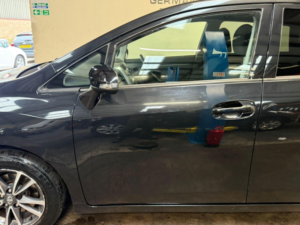 2013 Toyota Verso 2.0 D-4d Icon Euro 5 5dr in Black — image 3
