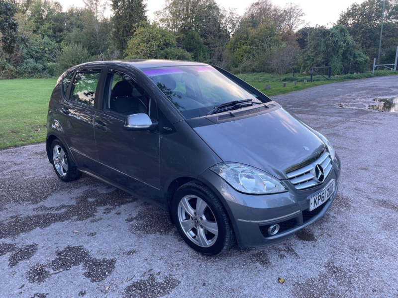 2011 Mercedes-Benz A Class 2.0 A180 Cdi Avantgarde Se 5dr in Grey — image 1