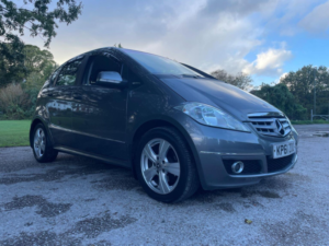 2011 Mercedes-Benz A Class 2.0 A180 Cdi Avantgarde Se 5dr in Grey — image 2