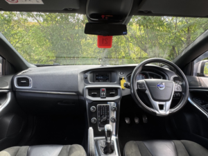 2016 Volvo V40 2.0 R-Design D2 in Black — image 4