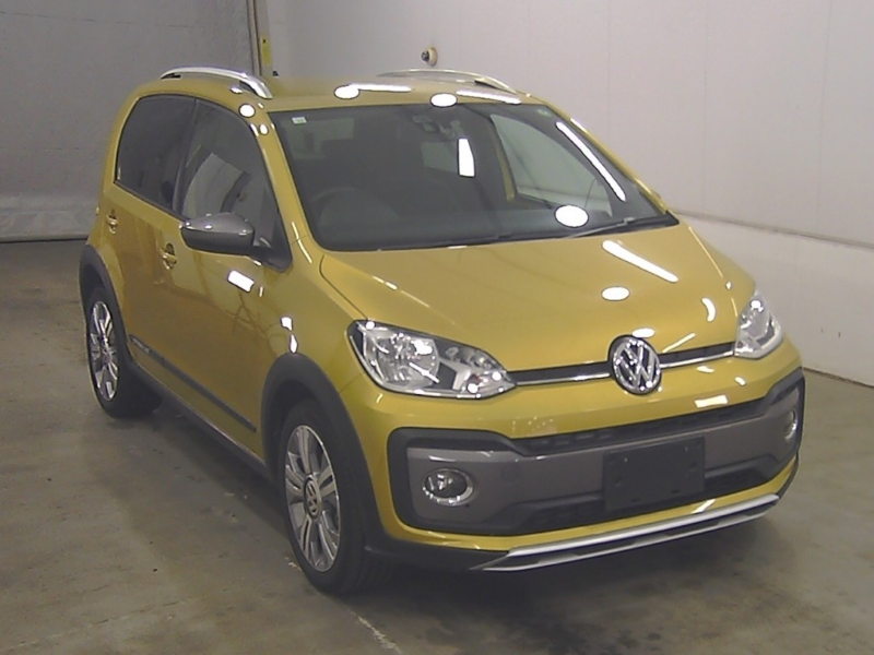 2018 Volkswagen Up High Cross Up Auto in Gold — image 1