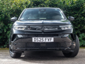 2025 Vauxhall Mokka 1.2 Turbo Gs Auto Euro 6 (s/s) 5dr in Black — image 2