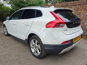 2014 Volvo V40 Cross Country 1.6 T4 Lux Nav Powershift Euro 5 (s/s) 5dr in Other — image 2