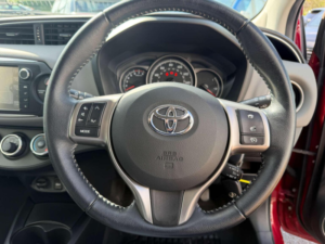 2017 Toyota Yaris 1.33 Dual Vvt-I Icon Euro 6 5dr in Red — image 4