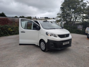 2018 Peugeot Expert 2.0 Bluehdi 1400 S Standard Panel Van Mwb Euro 6 (s/s) 6dr in White — image 6